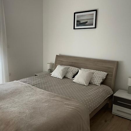 Giovanna Apartment With Terrace And Free Parking พูลา ภายนอก รูปภาพ