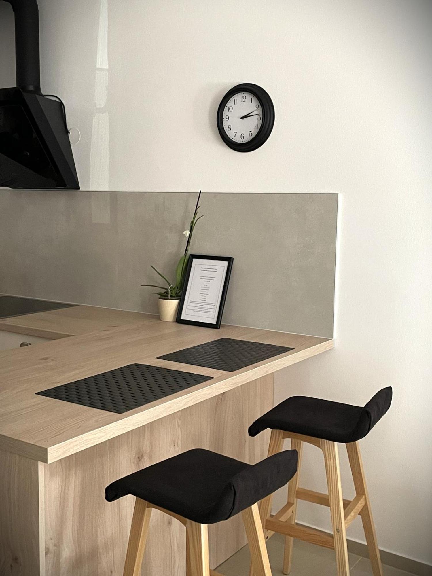 Giovanna Apartment With Terrace And Free Parking พูลา ภายนอก รูปภาพ
